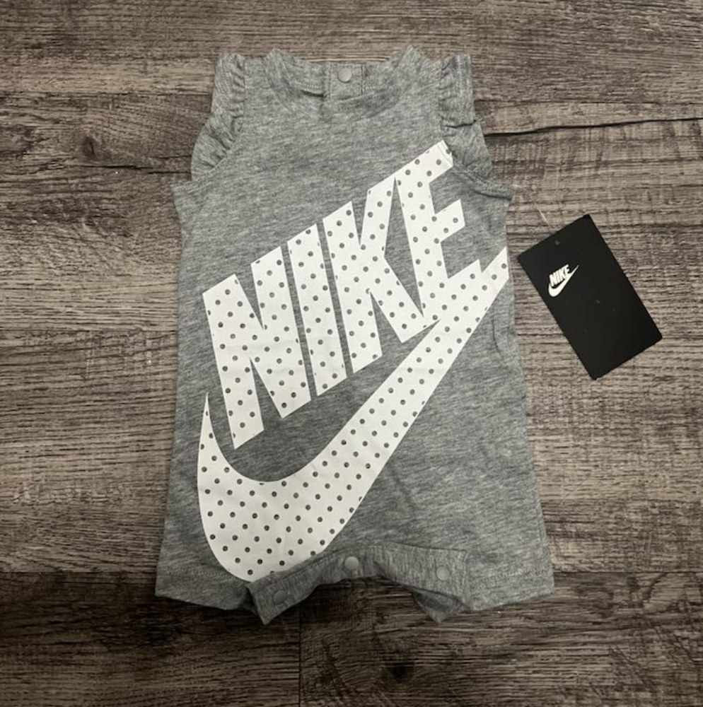 Girls Gray Nike Onsie ×3